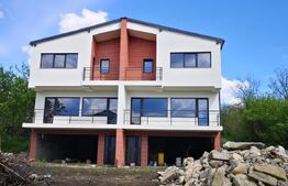 Duplex de vanzare, cu 4 camere, 131 mp, zona Chinteni