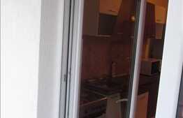 Apartament cu 1 camera, 42 mp utili, balcon! Zona Stejarului! Etaj intermediar!