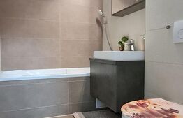 Apartament cu 3 camere, 75 mp, curte proprie si loc de parcare, zona Avantgarden