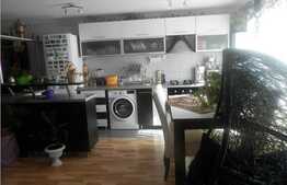 Vanzare mansarda inalta, 3 camere, 92 mp! Loc de parcare! Zona strazii Eroilor!