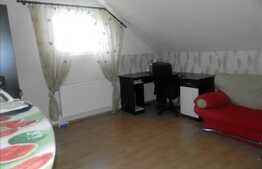 Vanzare mansarda inalta, 3 camere, 92 mp! Loc de parcare! Zona strazii Eroilor!