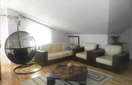 Vanzare mansarda inalta, 3 camere, 92 mp! Loc de parcare! Zona strazii Eroilor!