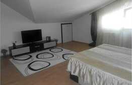 Vanzare mansarda inalta, 3 camere, 92 mp! Loc de parcare! Zona strazii Eroilor!