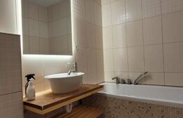 Apartament de vanzare, cu 3 camere, 68 mp, 2 bai, zona Intre Lacuri