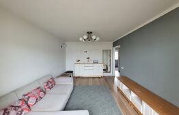 Apartament de vanzare, cu 3 camere, 68 mp, 2 bai, zona Intre Lacuri