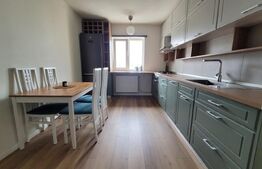 Apartament de vanzare, cu 3 camere, 68 mp, 2 bai, zona Intre Lacuri