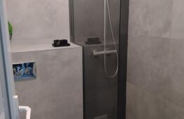 Apartament de vanzare, cu 3 camere, 68 mp, 2 bai, zona Intre Lacuri