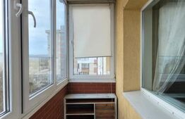 Apartament de vanzare, cu 3 camere, 68 mp, 2 bai, zona Intre Lacuri