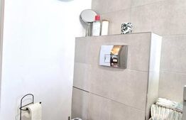 Apartament cu 2 dormitoare, 56mp, 2 parcari, baie cu geam, zona Centrala