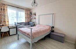 Apartament cu 2 dormitoare, 56mp, 2 parcari, baie cu geam, zona Centrala