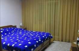 Vanzare apartament 3 camere, 72 mp, garaj, boxa, zona strazii Tasnad