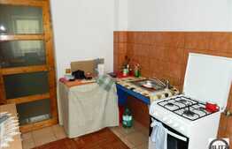 2 camere, decomandat, 48 mp, zona strazii Florilor, parcare inclusa!