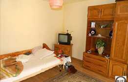 2 camere, decomandat, 48 mp, zona strazii Florilor, parcare inclusa!