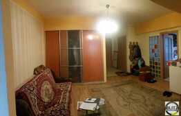 Vanzare apartament 3 camere, 88 mp, decomandat, garaj, zona centrala