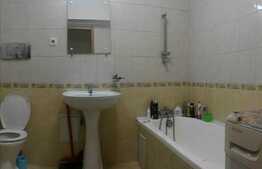 Vanzare apartament 3 camere, 88 mp, decomandat, garaj, zona centrala