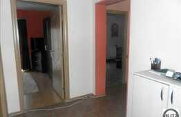 Vanzare apartament cu 2 camere, 52 mp! Loc de parcare! Zona strazii Eroilor!