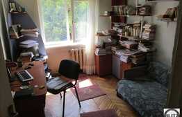 Apartament de vanzare, zona Titulescu, 4 camere, 80 mp utili, cu boxa la subsol