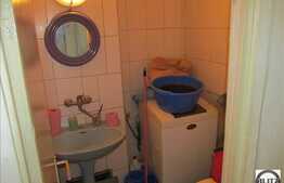 Apartament de vanzare, zona Titulescu, 4 camere, 80 mp utili, cu boxa la subsol