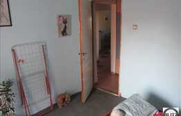 Apartament de vanzare, zona Titulescu, 4 camere, 80 mp utili, cu boxa la subsol