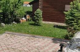 Căsuță cochetă cu panoramă superbă asupra satului Câmpenești și a lacurilor