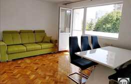 Vanzare apartament 4 camere, 78,5 mp, boxa, parcare, zona strazii Parang