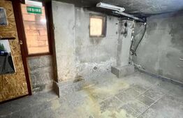 Casa de vanzare, cu 2 camere, 82 mp, zona centrala