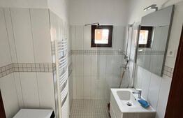 Casa de vanzare, cu 2 camere, 82 mp, zona centrala