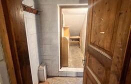 Casa de vanzare, cu 2 camere, 82 mp, zona centrala