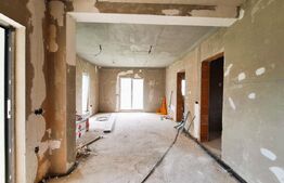 Casa semifinisata, in Campenesti