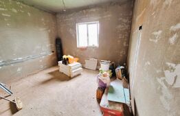 Casa semifinisata, in Campenesti