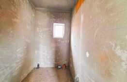 Casa semifinisata, in Campenesti