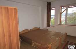 Apartament in casa, 3 camere, 100 mp, mobilat dragut, zona Hotel Premier