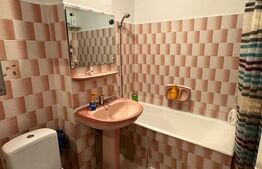 Apartament de vanzare, cu 4 camere, 70 mp, zona Astra