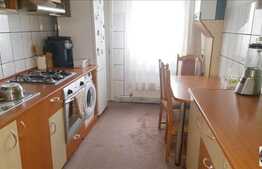 Vanzare apartament 4 camere, 79 mp, parcare, boxa, zona strazii Aurel Vlaicu