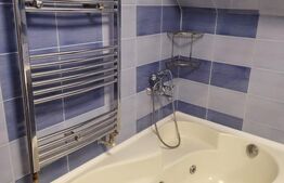 Apartament 3 camere, 48 mp | Etaj 3 | Curte comună și parcare.