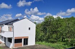 Duplex semifinisat cu teren si garaj, intr-o zona linistita aproape de oras