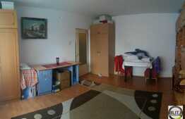 3 camere, 74 mp, decomandat, etaj intermediar, zona strazii Bucuresti