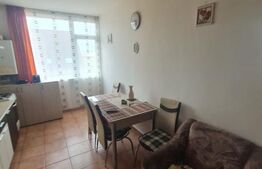 Apartament semidecomandat, pod cu posibilitate de mansardare , parcare cu CF
