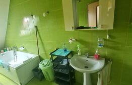 Apartament semidecomandat, pod cu posibilitate de mansardare , parcare cu CF