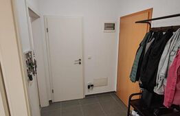 Apartament cu 2 camere, Tractorul, etaj 1 de vanzare