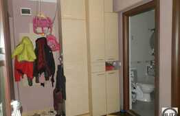 Apartament de vanzare cu 2 camere, 54 mp! Loc de parcare! Zona TERRA!