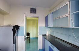 Apartament de vanzare, cu 3 camere, 84 mp, zona Centrala