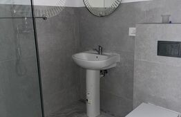 Apartament de vanzare, cu 3 camere, 82 mp, zona scolii