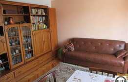 3 camere decomandat, 72 mp utili, cu boxa inclusa. 2 minute de P-ta Cipariu!