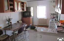 3 camere decomandat, 72 mp utili, cu boxa inclusa. 2 minute de P-ta Cipariu!