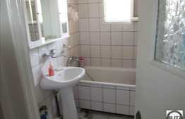 3 camere decomandat, 72 mp utili, cu boxa inclusa. 2 minute de P-ta Cipariu!