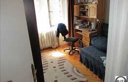 3 camere decomandat, 72 mp utili, cu boxa inclusa. 2 minute de P-ta Cipariu!