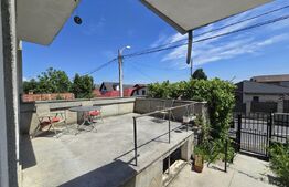 Casă de vanzare, cu 4 camere, 156 mp, zona Între Lacuri