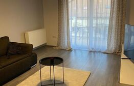 Apartament de vanzare, cu 3 camere decomandat, 82 mp,  zona Terra