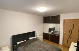 Apartament de vanzare, cu 3 camere decomandat, 82 mp,  zona Terra